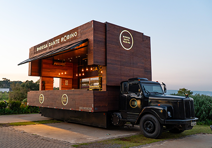 Bodega Dante Robino: o wine truck feito com madeira Indusparquet